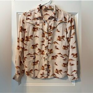 Wrangler Horse Print Pearl Snap Shirt
Girls Size Large